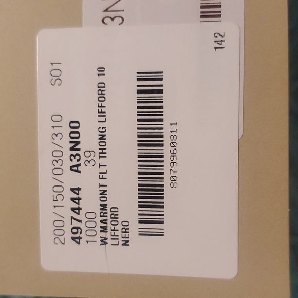 Gucci Black Flat Marmont Leather Thong! Size 39 New in Box - Picture 16 of 17